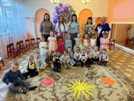Весенний утренник в младшей группе "Радуга" Весенний утренник в младшей группе "Радуга".